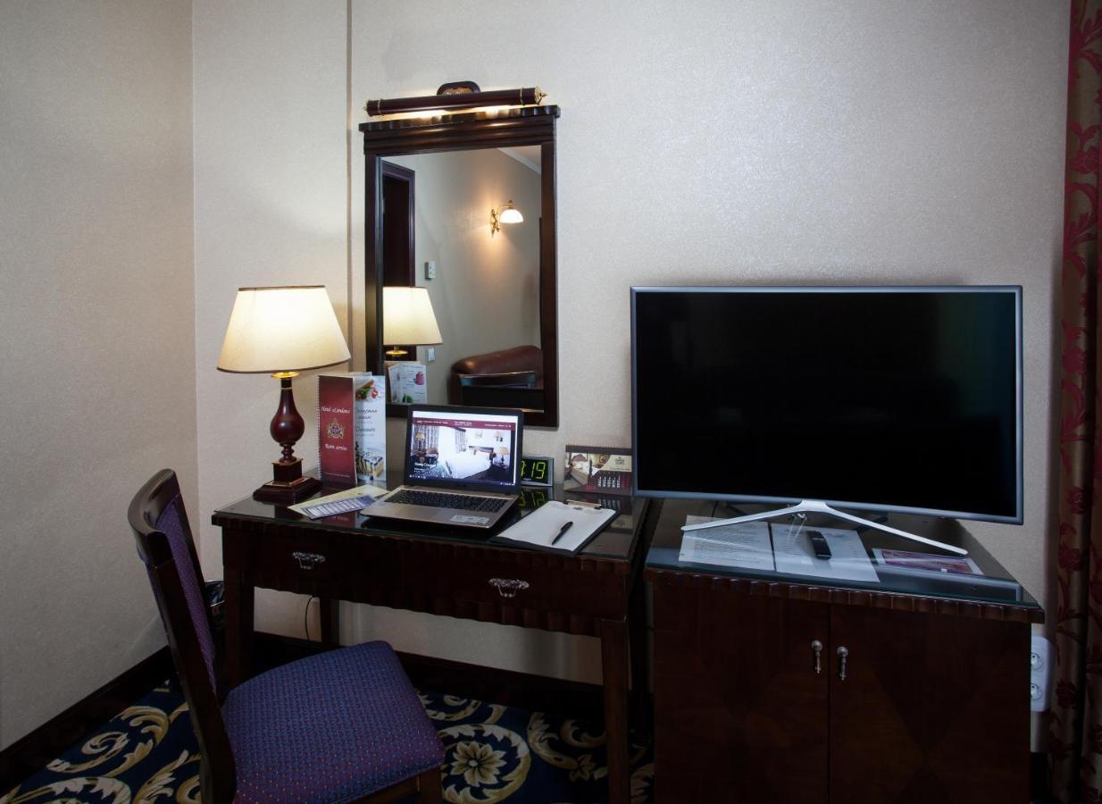 London Hotel Odessa Exterior foto