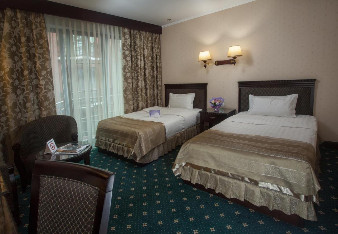 London Hotel Odessa Exterior foto