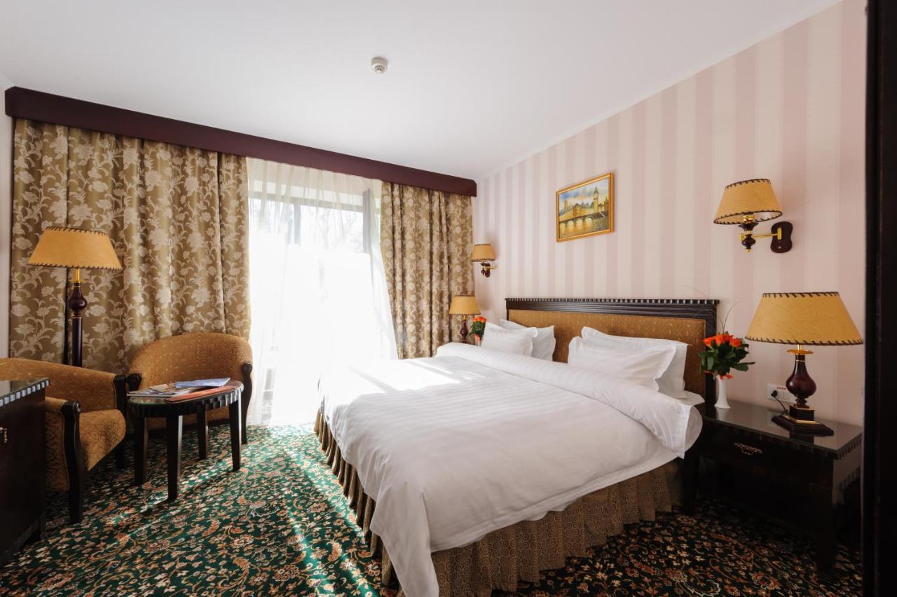 London Hotel Odessa Exterior foto